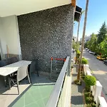Sa Apartments! 2Bd Flat 200M To The Beach